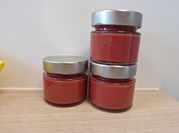 Une photo de compote cerises