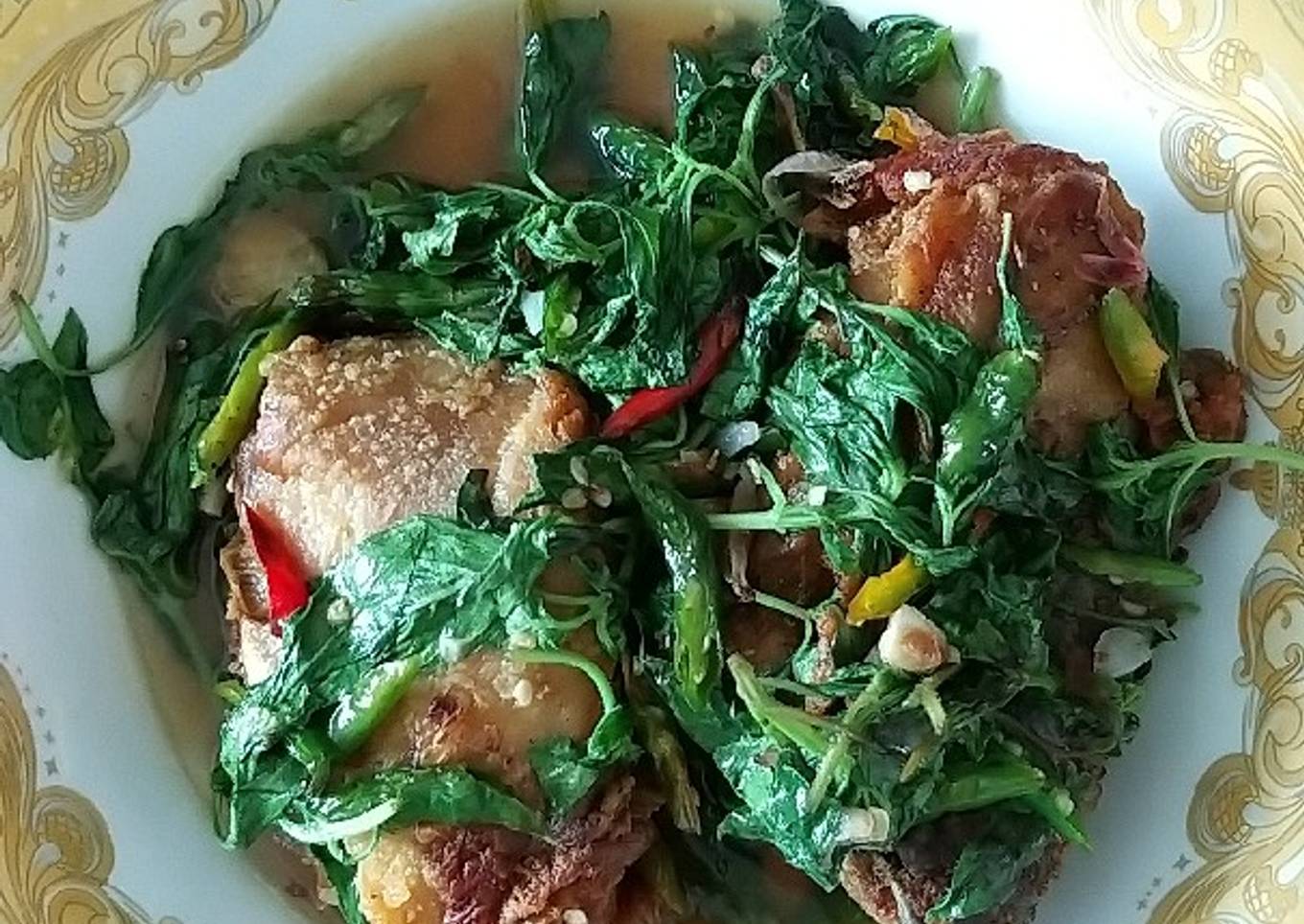 Ayam goreng kemangi
