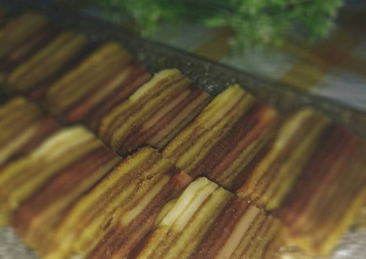 Lapis keju stroberi (ekonomis)