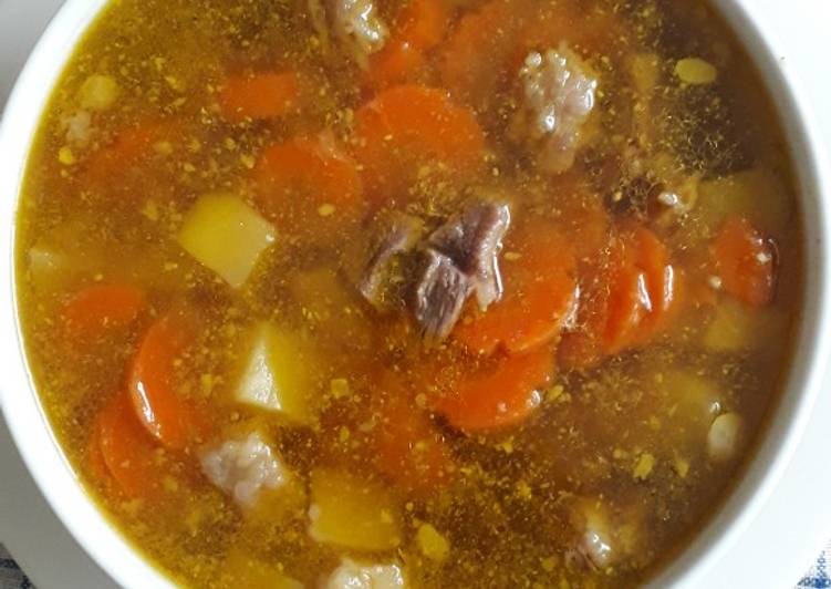 Cara Mudah Menyiapkan Sup daging sederhana Super Enak