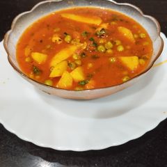 A picture of Punjabi Aloo Matar ki subji.