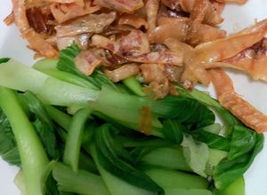 Hình của món Cải thìa luộc + khô mực chiên bơ.