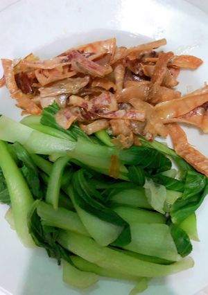 Hình của món Cải thìa luộc + khô mực chiên bơ.