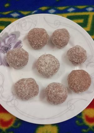 A picture of Vegan carrot cake balls.
