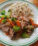 Salteado de res con vegetales rápido y saludable