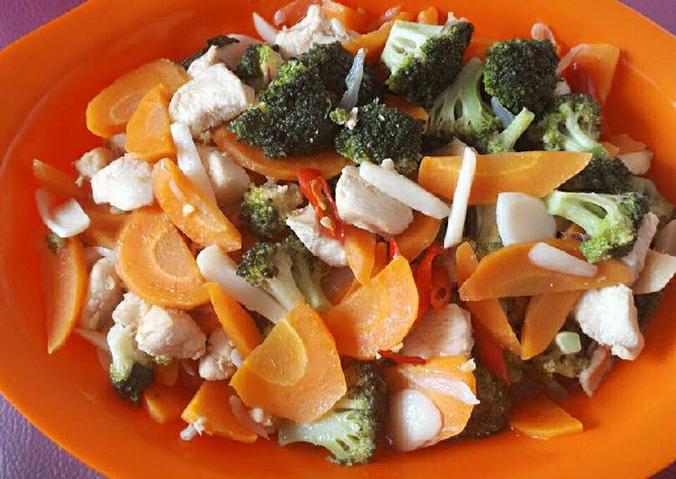 Resep Brokoli wortel Cah Ayam oleh Josefina Cookpad