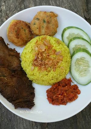 Foto resep Nasi kuning rice cooker dan Empal Gepuk
