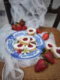 Biscotti Occhi di bue con composta alle fragole