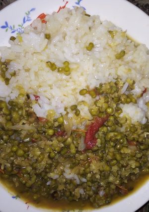 A picture of Rice with green grams.