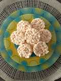 Puffed Rice, White Chocolate, and Coconut Cookies / Healthy