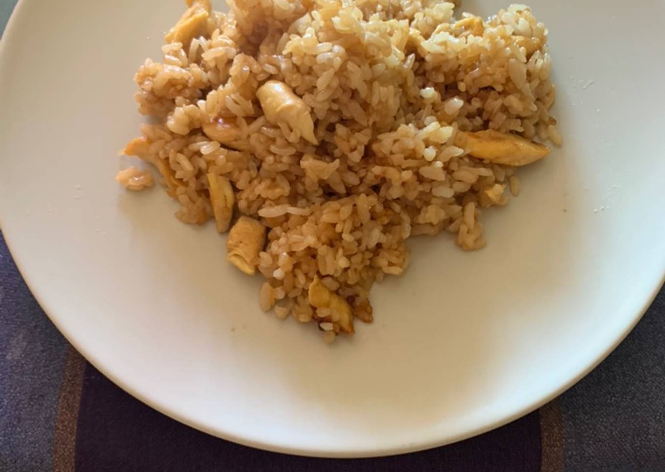 Arroz frito chino con pollo