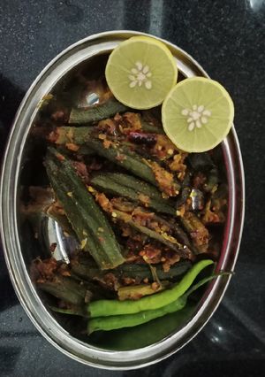 भरवा भिंडी (bharwa bhindi recipe in Hindi) रेसिपी मुख्य फोटो