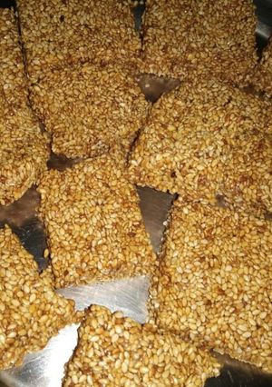 A picture of Til gud ki chikki recipe | how to make til gud papad.