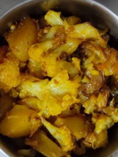आलू गोभी (Aloo gobhi recipe in hindi) रेसिपी मुख्य फोटो