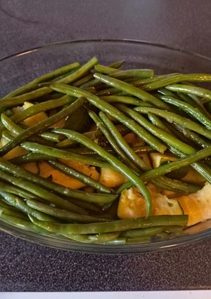 A picture of Green beans and courgette salad.