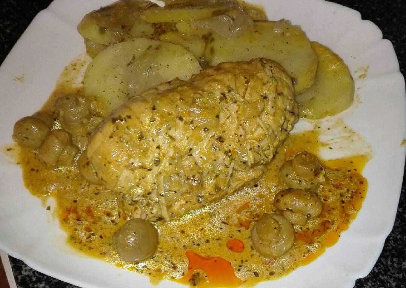Pechuga a finas hierbas con nata y champiñones en la olla GM g