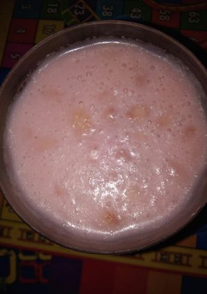 रोज़ फ्लेवर्ड ऐपल शेक (Rose flavoured apple shake recipe in hindi) रेसिपी मुख्य फोटो