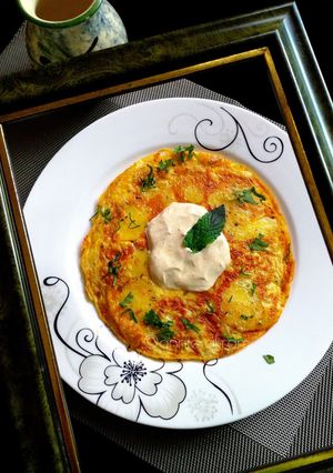 A picture of Potato upside down Omelette.