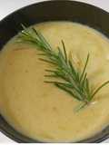 Sopa crema light de espárragos verdes (trigueros)