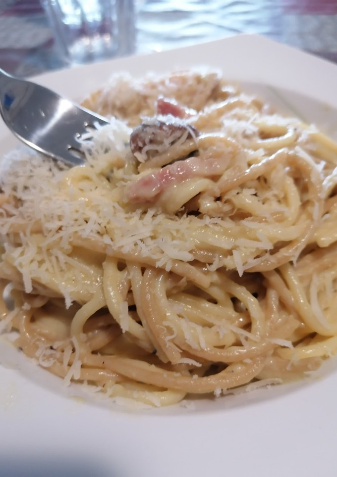 Una foto de 81. Espaguetis a la carbonara con Portobello