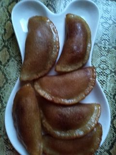 صورة لوصفة قطايف بحشوة تمر مع قشطه طعم روعه 😋😋😋