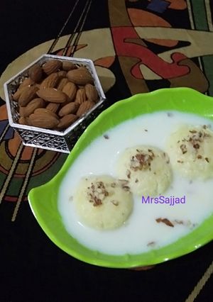 A picture of RasMalai.