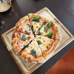Una foto de Pizza con biga