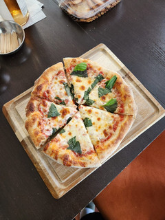 Una foto de Pizza con biga