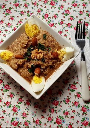 Una foto de Cuscus semillado y huevo. ¡Muy nutritivo y fácil!