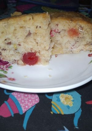 A picture of Tropical Fruit Cake.