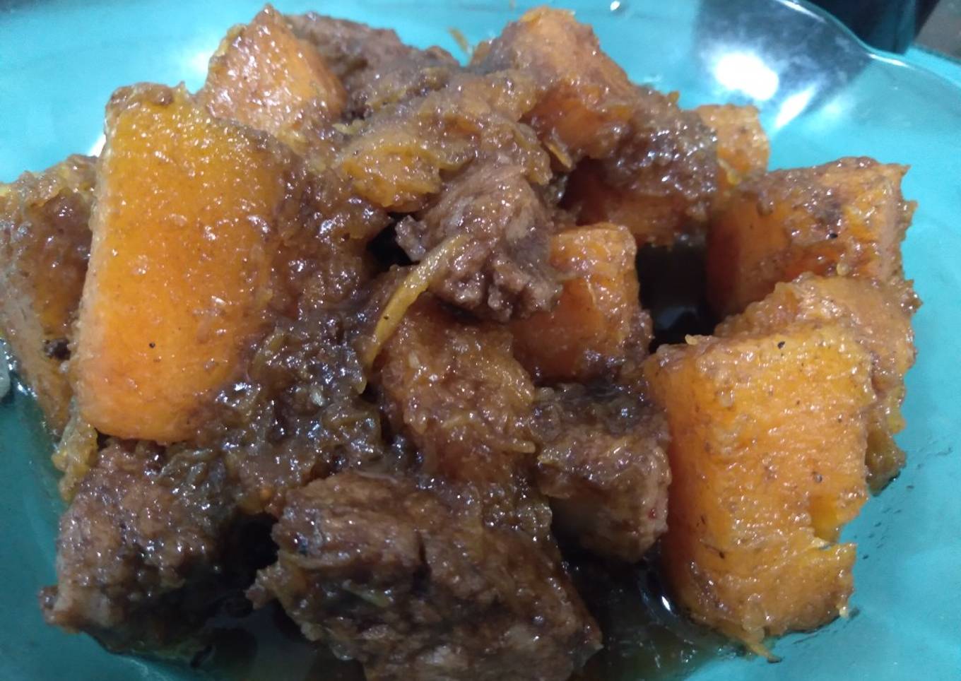 Salteado de chorizos y calabaza