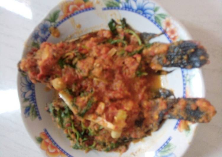 Langkah Menyiapkan Mujaer Bumbu Sambel Kemangi yang Menggugah Selera