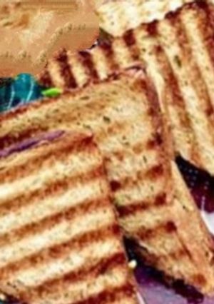 A picture of Grilled peas sandwich.