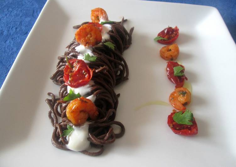 Tagliolini al cacao con gamberi stracchino e pomodorini
