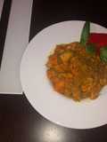 Pechuga con batata y manzana al curry