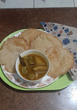 সুজির মিঠা পুরি(sooji mitha puri recipe in Bengali) রেসিপির প্রধান ছবি