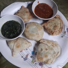 સમોસા A picture of સમોસા.