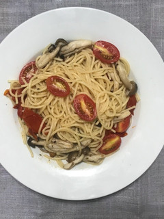 鯷魚番茄蕈菇義大利麵 的食譜成品照片