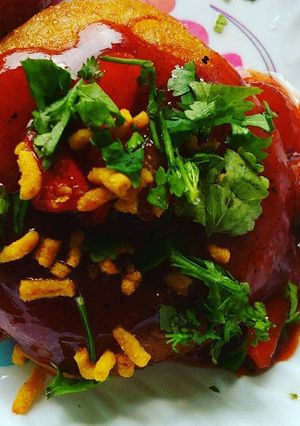 आलू टिक्की चाट (Aalu tikki chaat recipe in hindi) रेसिपी मुख्य फोटो