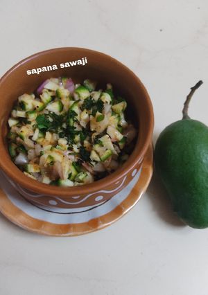 कैरी कांदा कोशिंबीर (Kairi Kanda Koshimbir Recipe In Marathi) रेसिपी चे मुख्य फोटो