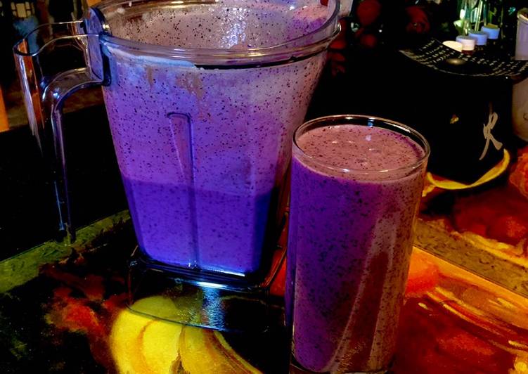 Steps to Prepare Any-night-of-the-week Blueberry Smoothie