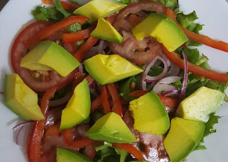 Steps to Make Award-winning Avocado Tomato Salad