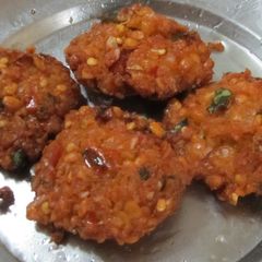 A picture of Parippu vada.