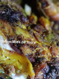 A picture of Grill chicken with potatoes.