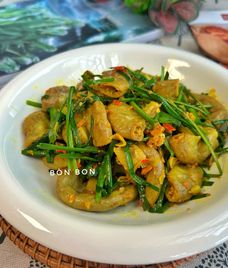 lòng heo xào nghệ