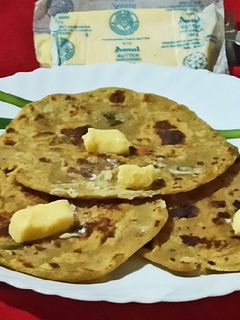 मिस्सी रोटी (missi roti recipe in Hindi) रेसिपी मुख्य फोटो