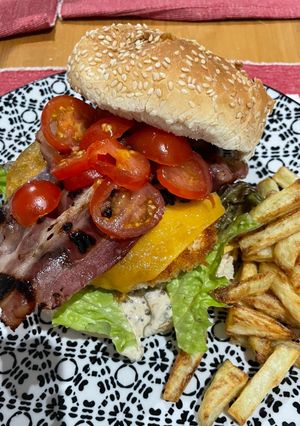 Une photo de Chicken bacon burger