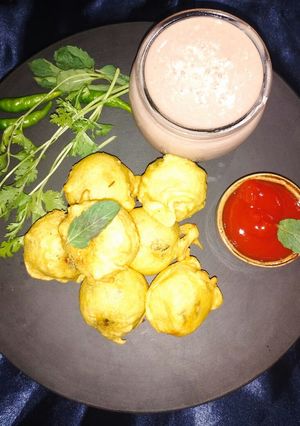 બટાકા વડા (Bataka Vada Recipe In Gujarati) રેસીપી મુખ્ય ફોટો