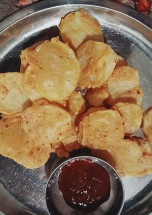 बेसन आलू के पकौड़े (Besan aloo ke pakode recipe in Hindi) रेसिपी मुख्य फोटो