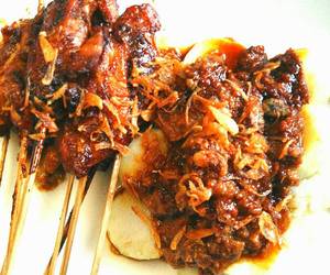 Fresh, Menyajikan Sate ayam Ponorogo Yummy Mantul